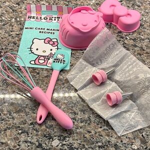Hello Kitty Pink Cake Decorating Kit